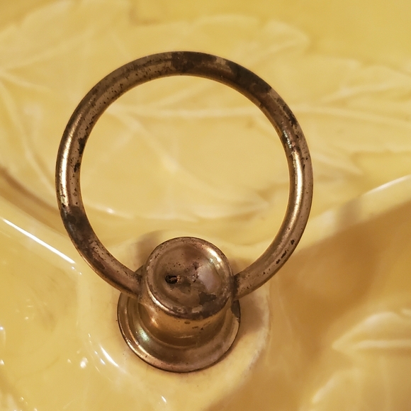 California USA Pottery Divided Dish Leaf Nut Candy Serving No. 4  Yellow VTG MCM - Picture 4 of 8